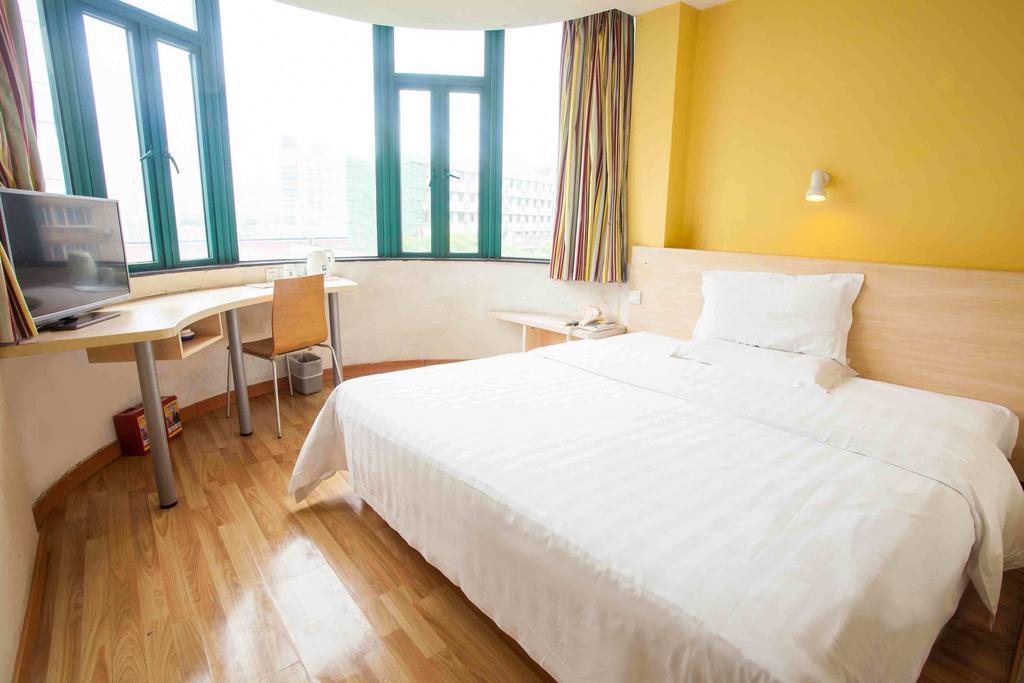 7 Days Inn Meizhou Jiangnan Kedu Commercial Plaza Номер фото